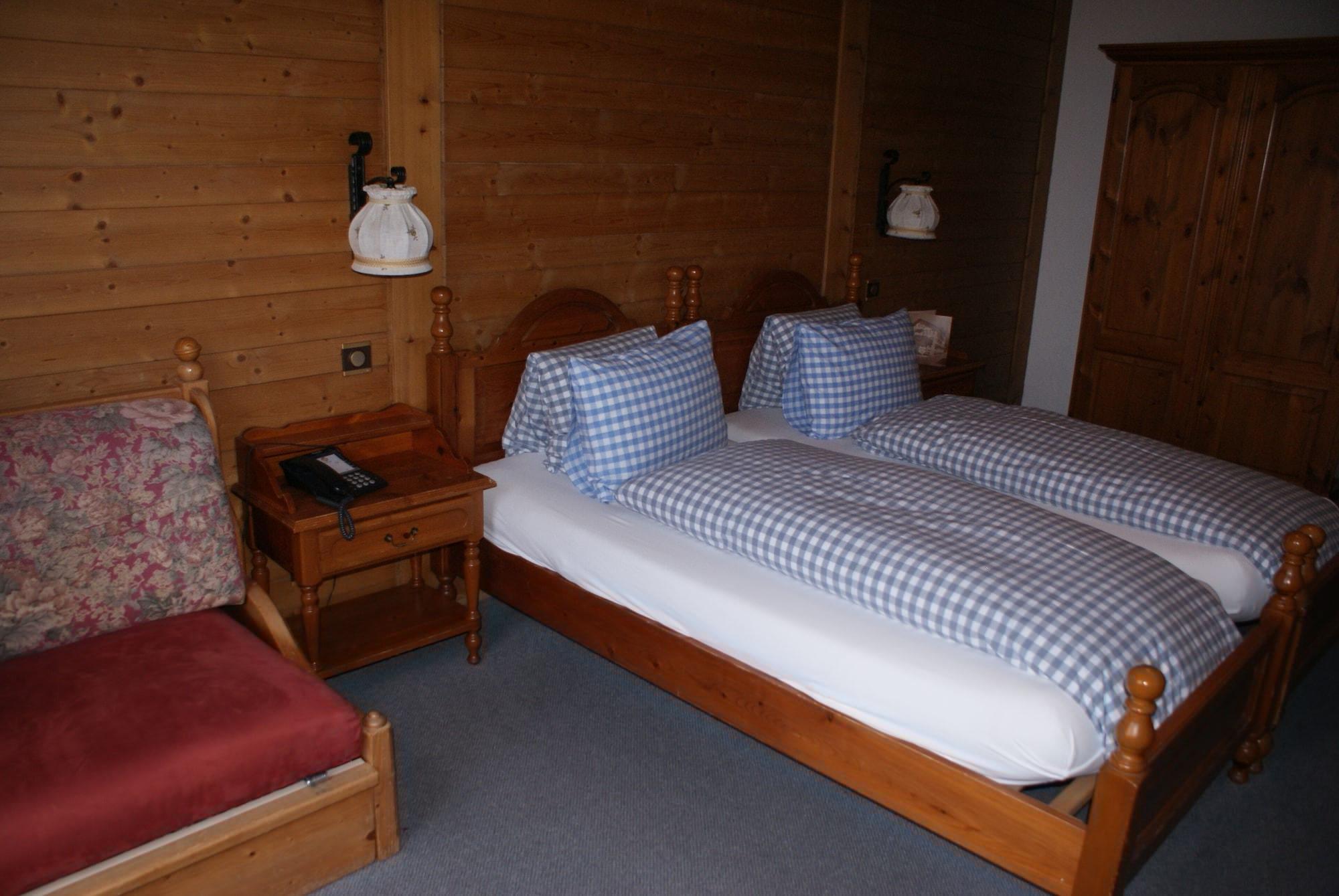 Baeren Hotel, The Bear Inn Вильдерсвиль Экстерьер фото
